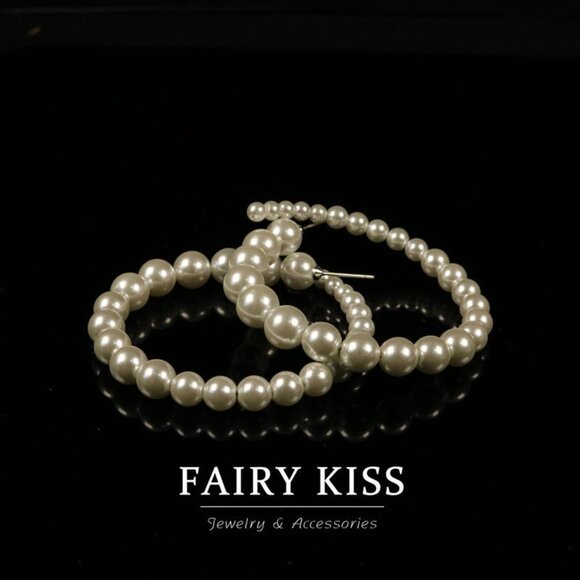 Vintage Glam Graduated Pearl Cluster Hoops - Picture 2 of 3